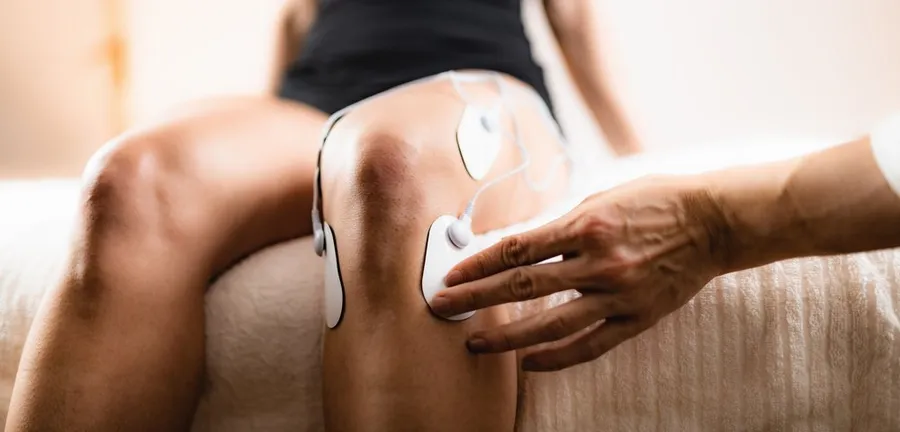 Elektrotherapie am Knie
