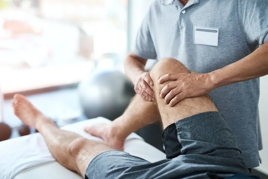 Krankengymnastik am Knie